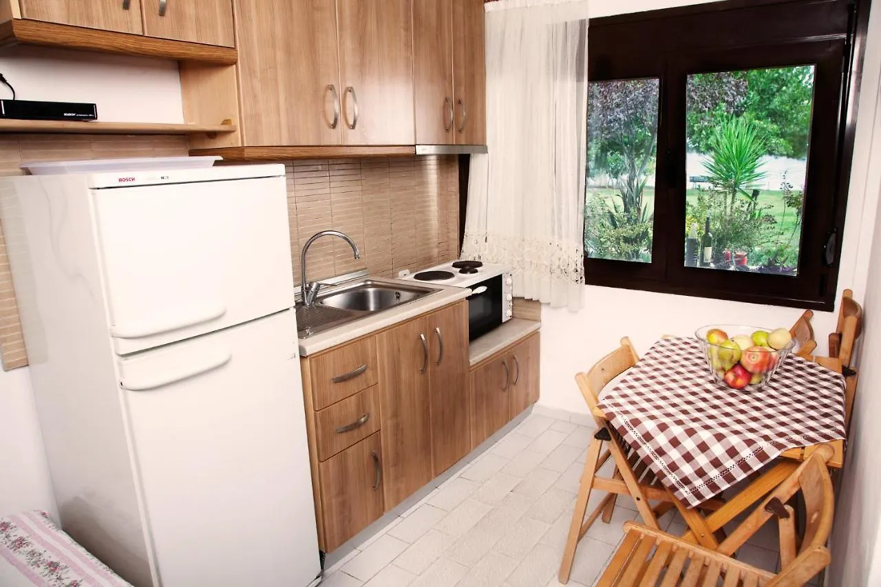 Emi House Aparthotel Βουρβουρού