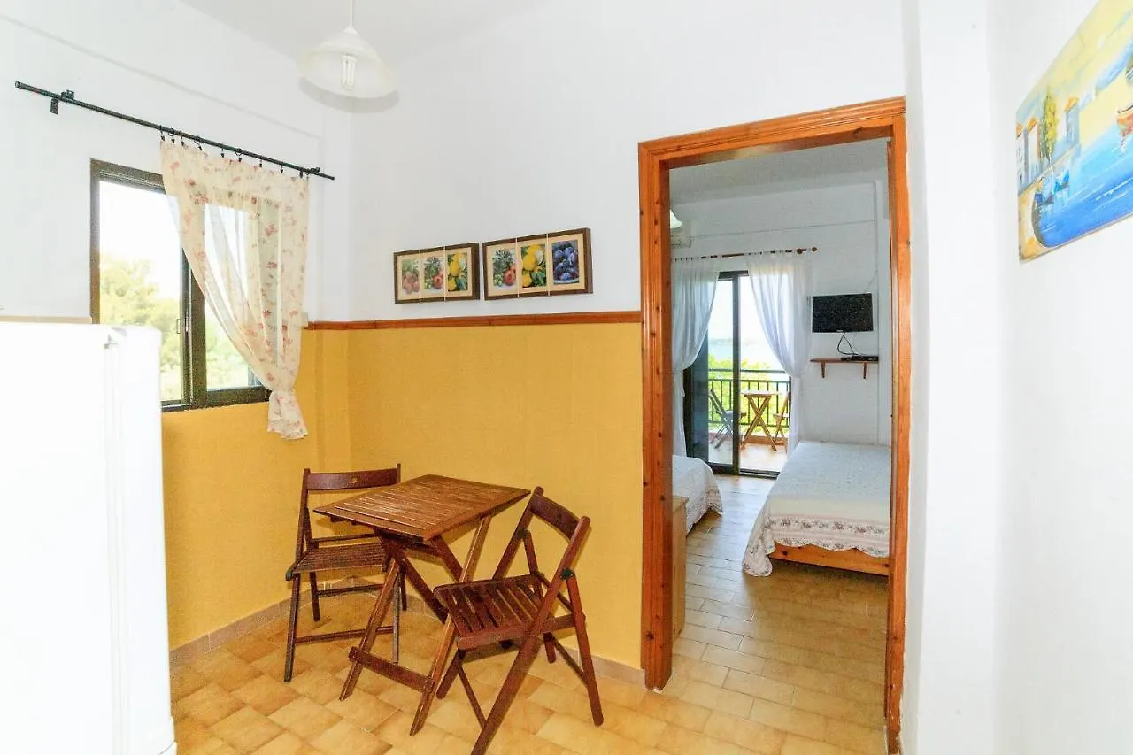 Emi House Aparthotel Βουρβουρού