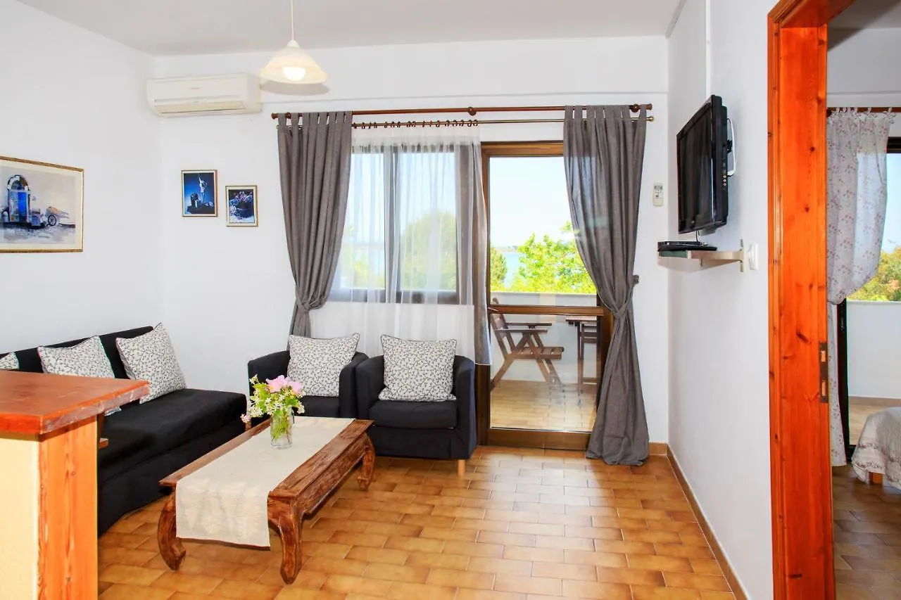 Апарт отель Emi House Вурвуру
