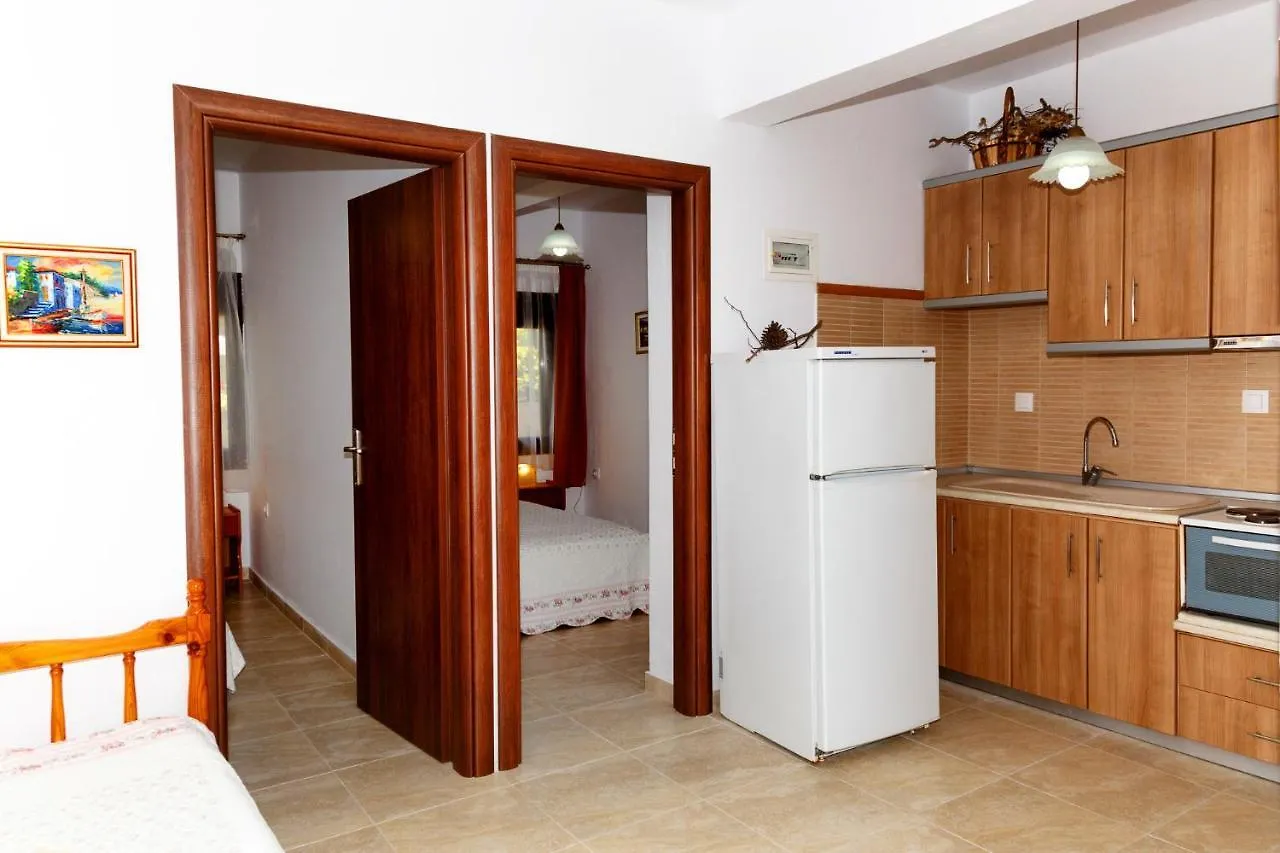 Апарт отель Emi House Вурвуру Греция